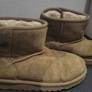 UGG Classic Ultra Mini Chestnut Suede Boots - Kids Size 2